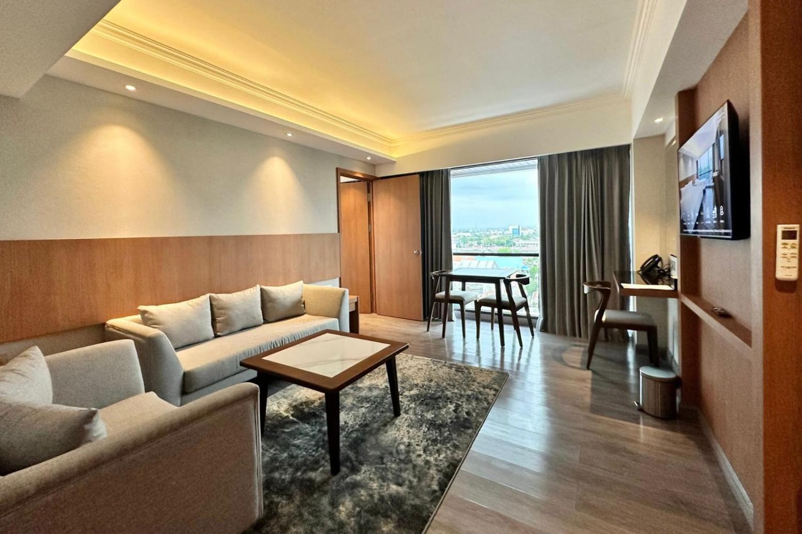 The Malioboro Hotel & Conference Center Yogyakarta Chambre photo