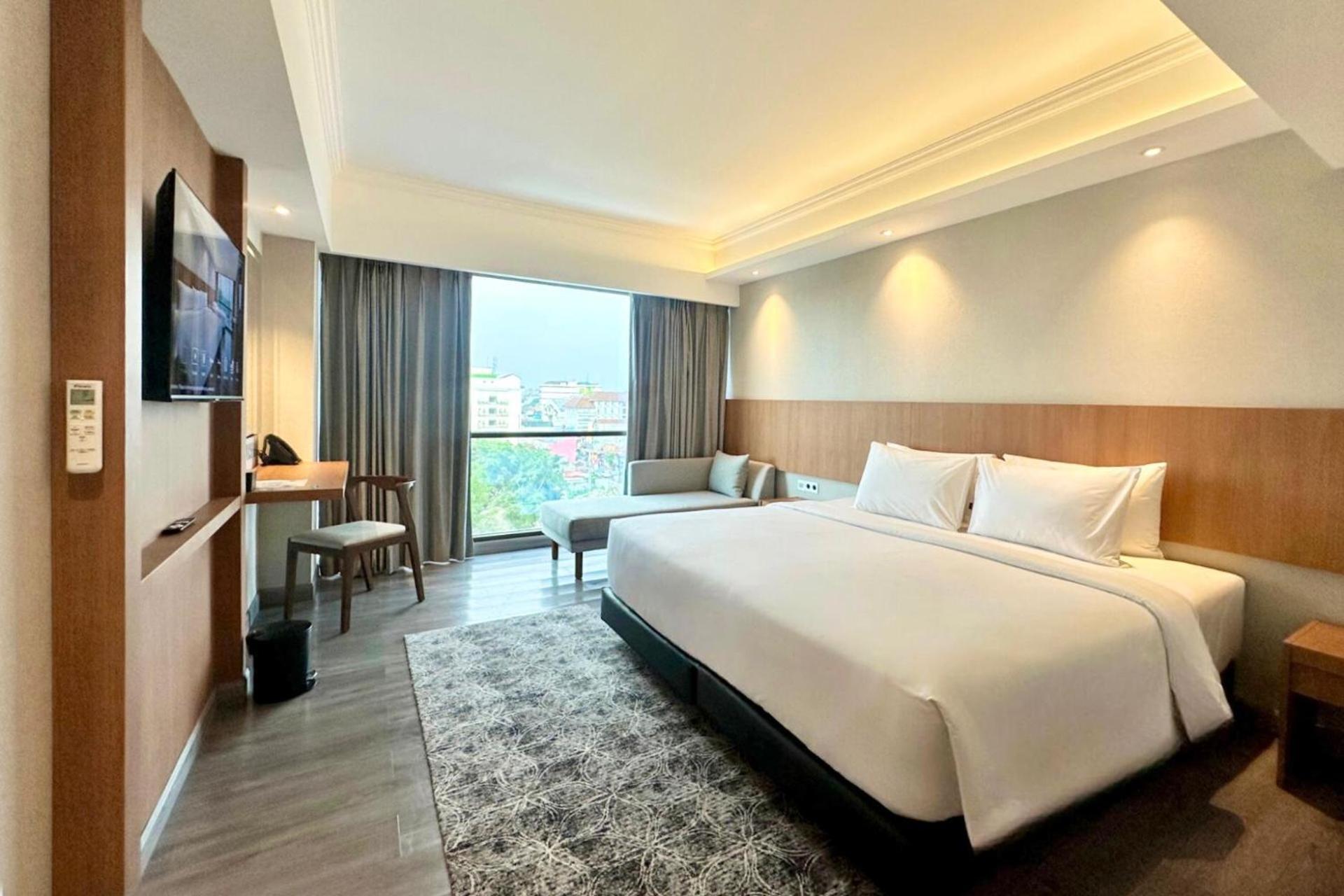 The Malioboro Hotel & Conference Center Yogyakarta Extérieur photo